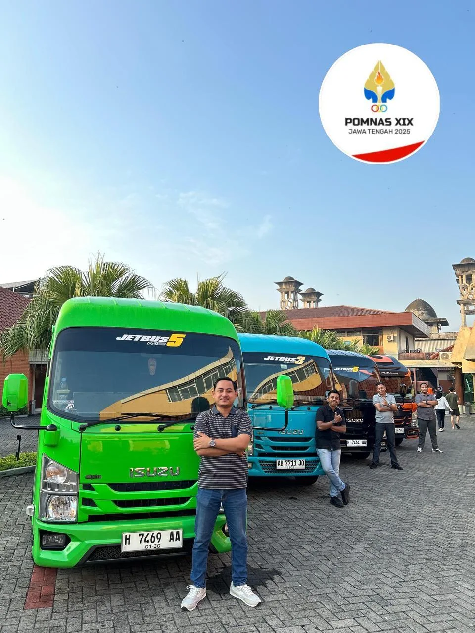 Armada bus dan kru dalam kegiatan POMNAS XIX Jawa Tengah